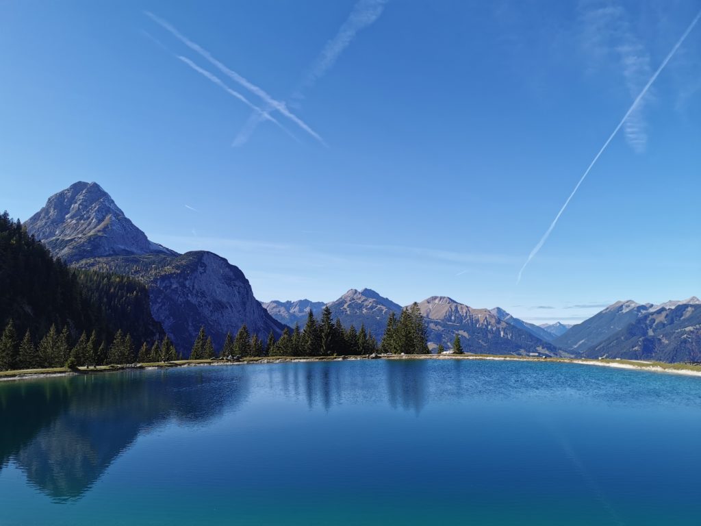 Der "Infinity Blick" über den See in Ehrwald