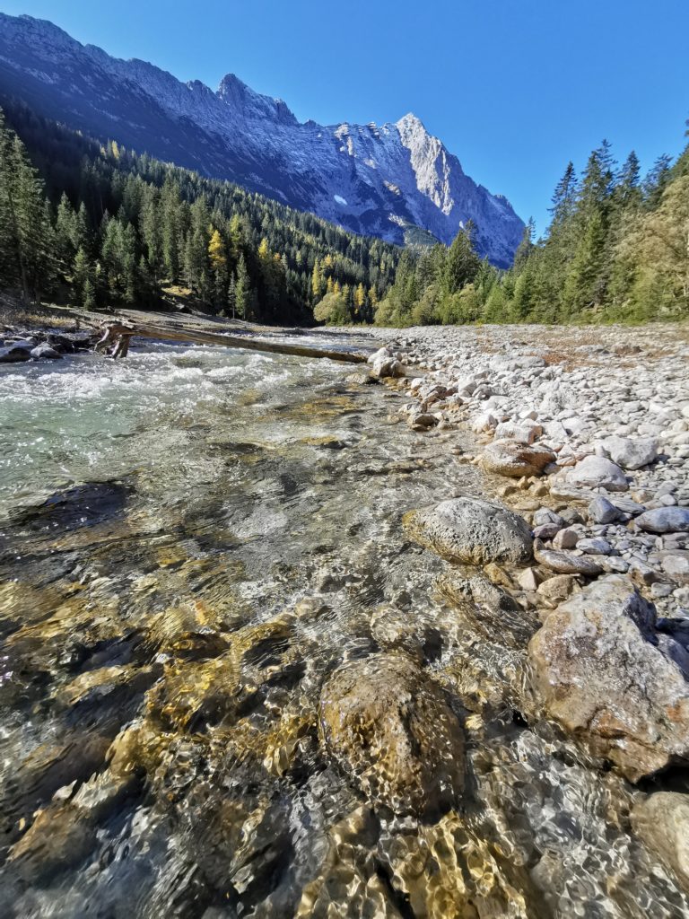 Der Weg ist das Ziel: Nimm dir auch Zeit für die tolle Natur im Gaistal!