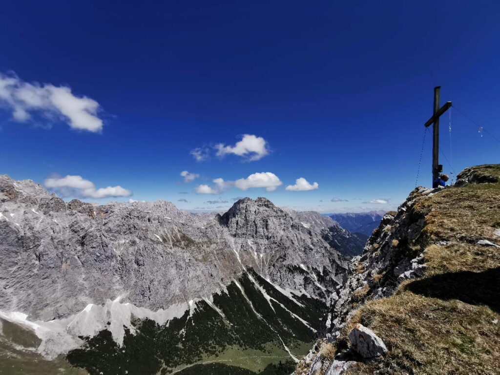 Im Gaistal wandern - Gipfeltour auf die Gehrenspitze