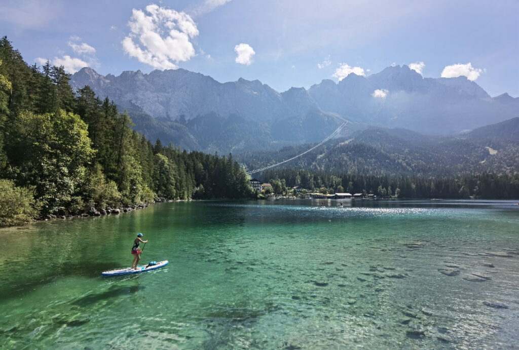 Bekanntester der Zugspitze Seen - der Eibsee in Bayern